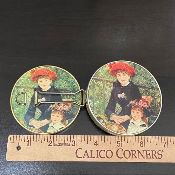 Vintage Compact Mirror Victorian Renoir Two Sisters Double Mirror Made in Japan - Picture 9 of 11